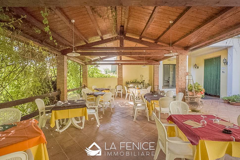 Agriturismo a Fivizzano con 6 locali di 974 m2 - Foto