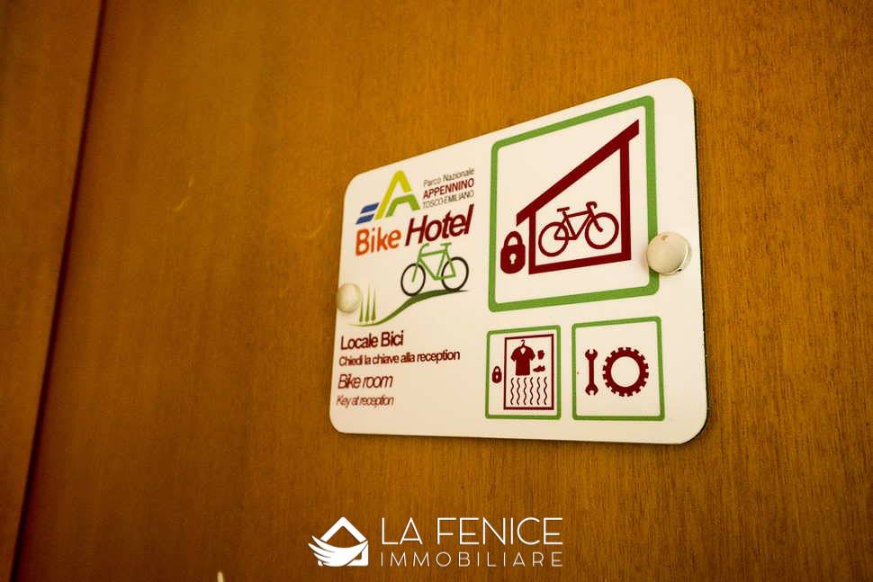 Agriturismo a Fivizzano con 6 locali di 974 m2 - Foto