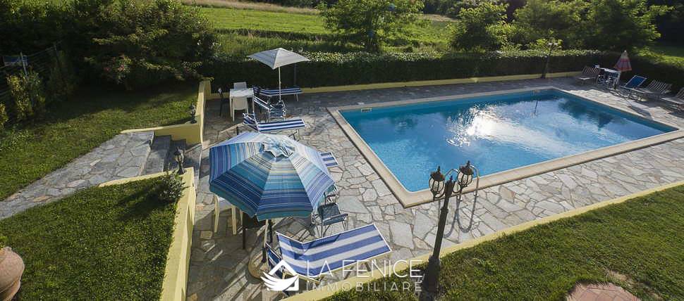 Agriturismo a Fivizzano con 6 locali di 974 m2 - Foto