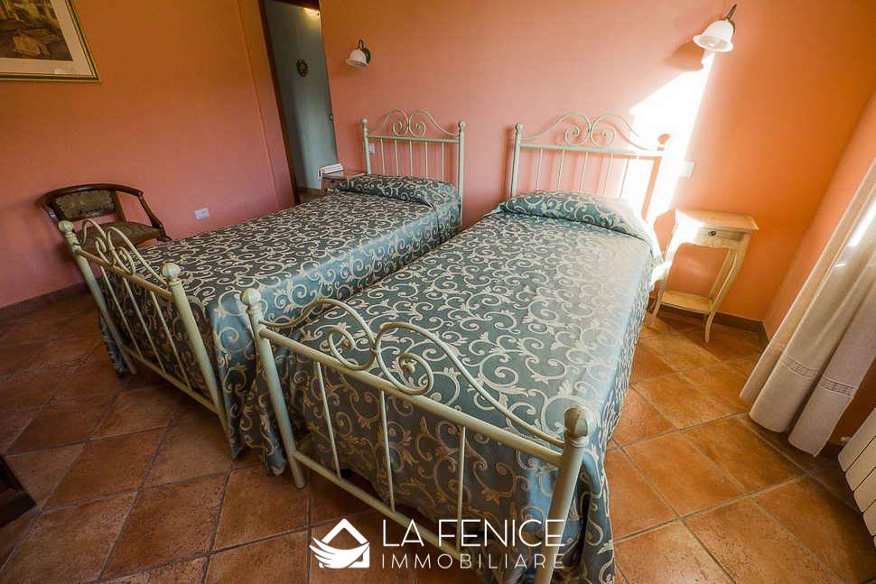 Agriturismo a Fivizzano con 6 locali di 974 m2 - Foto