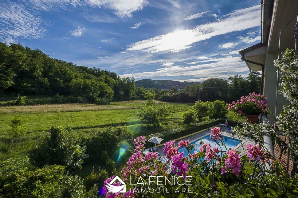 Agriturismo a Fivizzano con 6 locali di 974 m2 - Foto