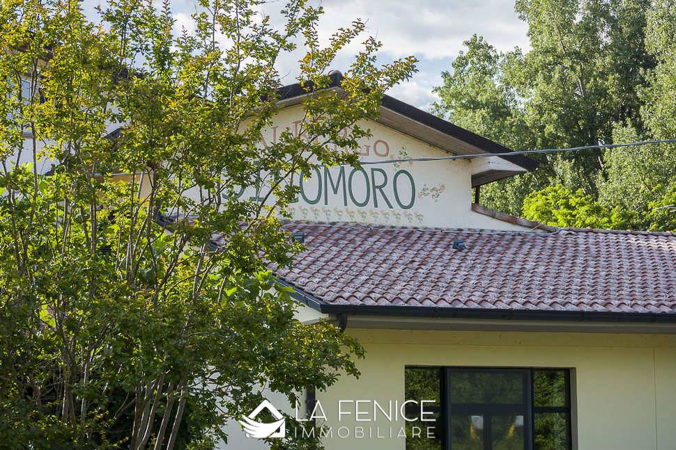 Agriturismo a Fivizzano con 6 locali di 974 m2 - Foto