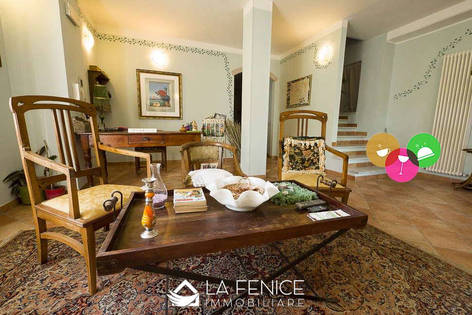 Agriturismo a Fivizzano con 6 locali di 974 m2 - Foto