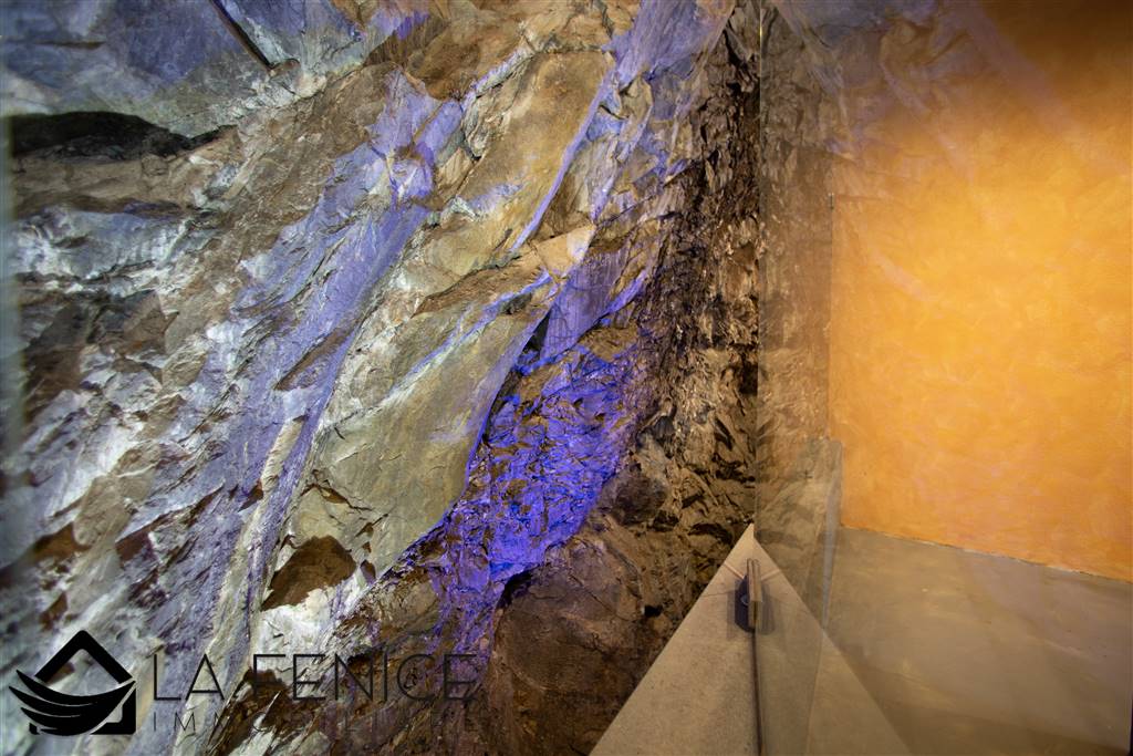 Locale commerciale a Riomaggiore con 1 locali di 30 m2 - DETTAGLI