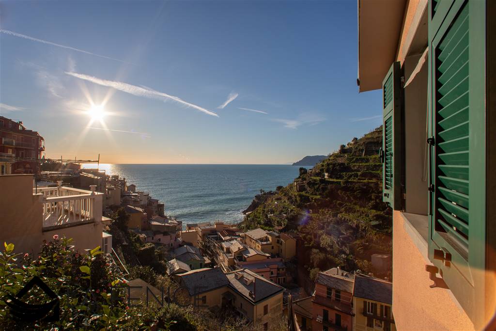 Locale commerciale a Riomaggiore con 1 locali di 30 m2 - VISTA DA CARUGIO