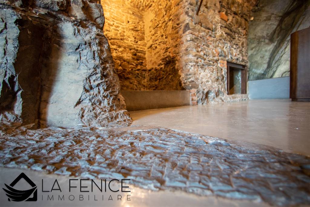 Locale commerciale a Riomaggiore con 1 locali di 30 m2 - DETTAGLI