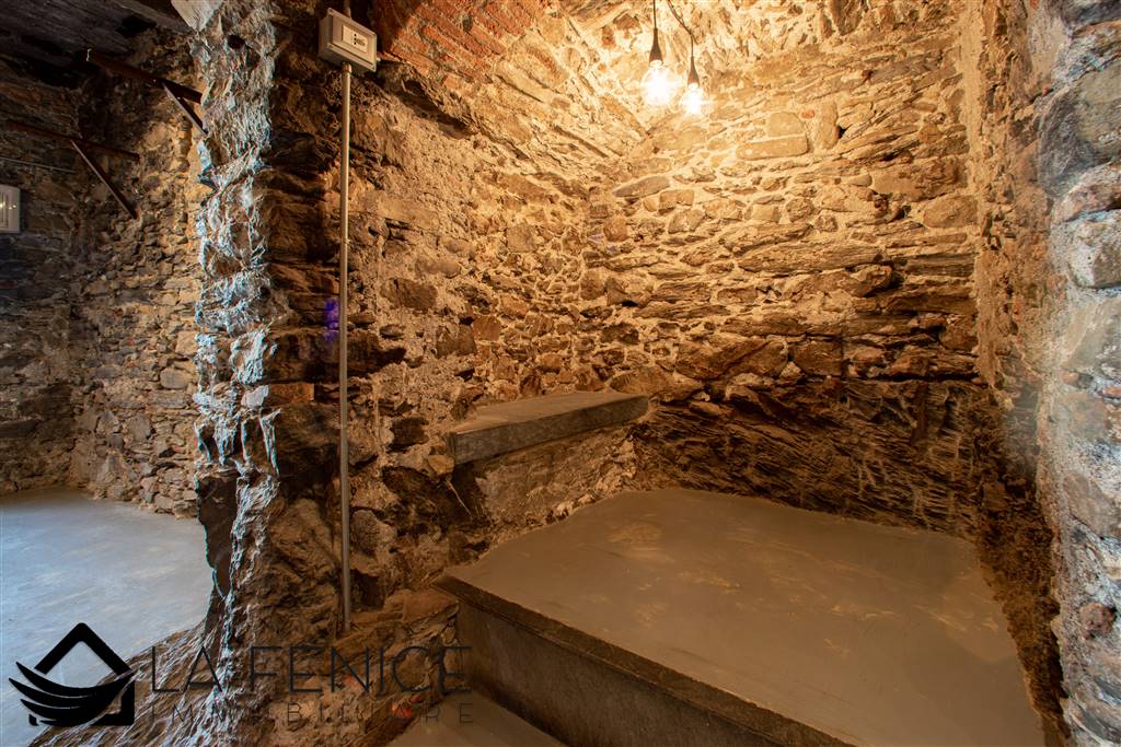 Locale commerciale a Riomaggiore con 1 locali di 30 m2 - DETTAGLI