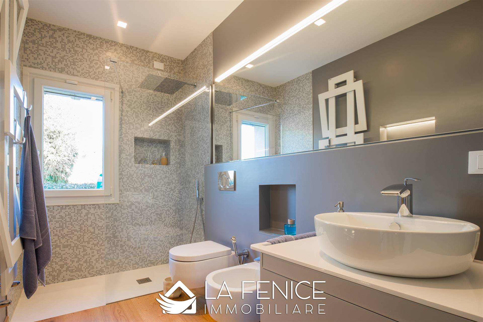 Villa a Vezzano ligure con 8 locali di 216 m2 - Foto