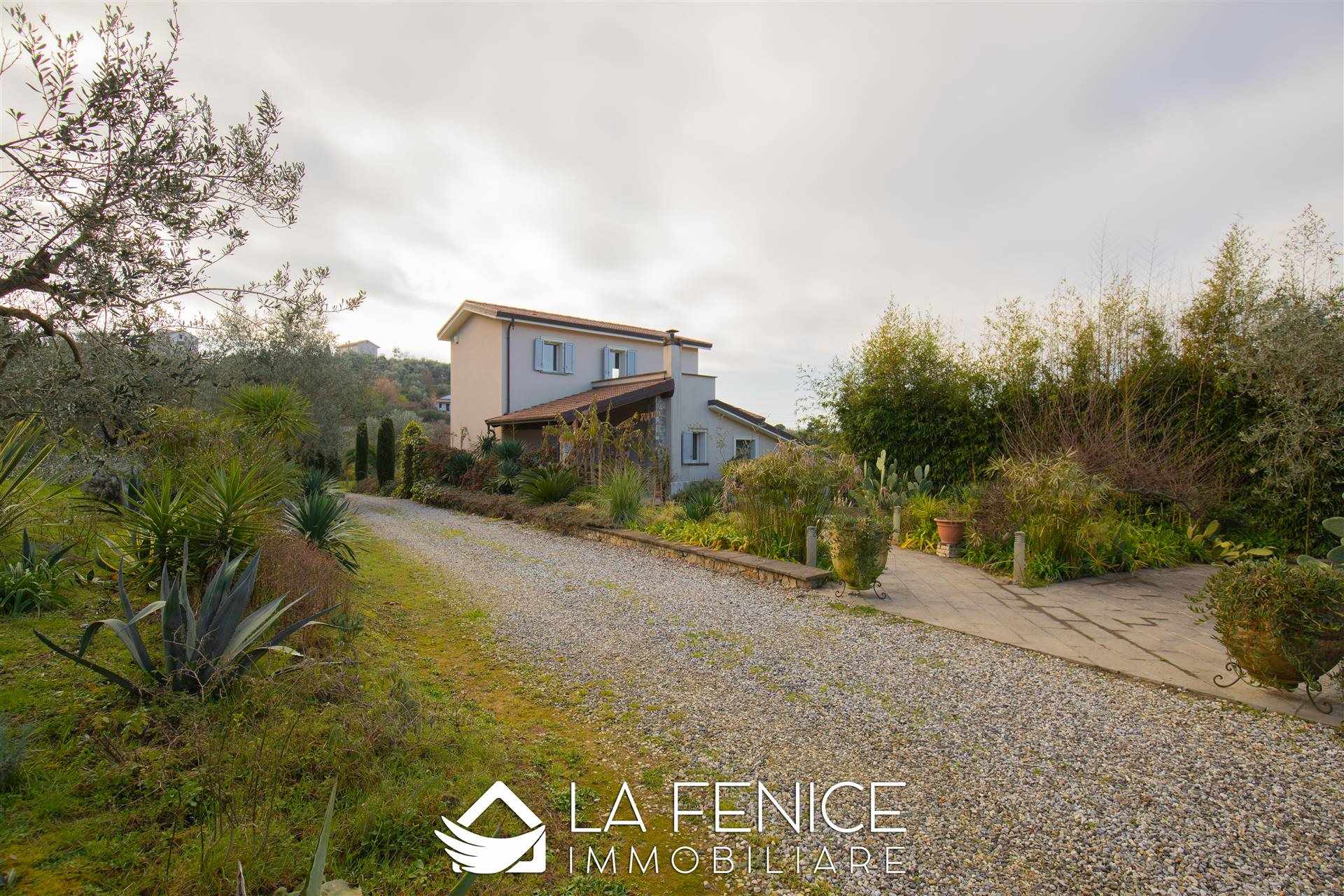 Villa a Vezzano ligure con 8 locali di 216 m2 - Foto