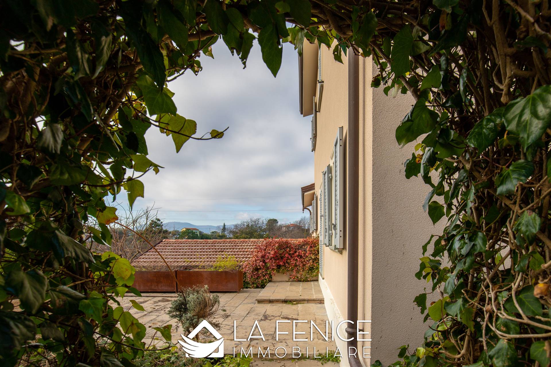 Villa a Vezzano ligure con 8 locali di 216 m2 - Foto