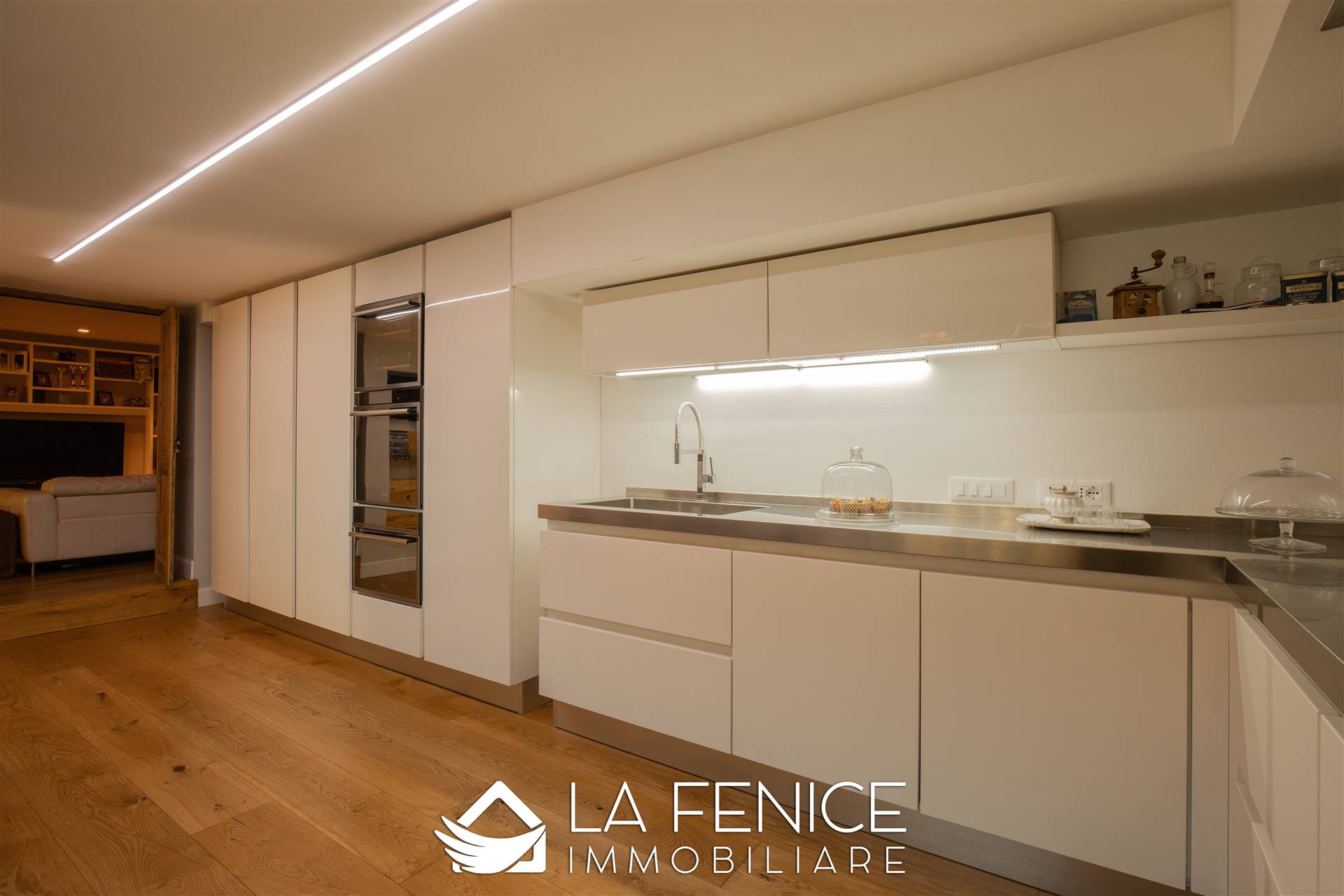 Villa a Vezzano ligure con 8 locali di 216 m2 - Foto