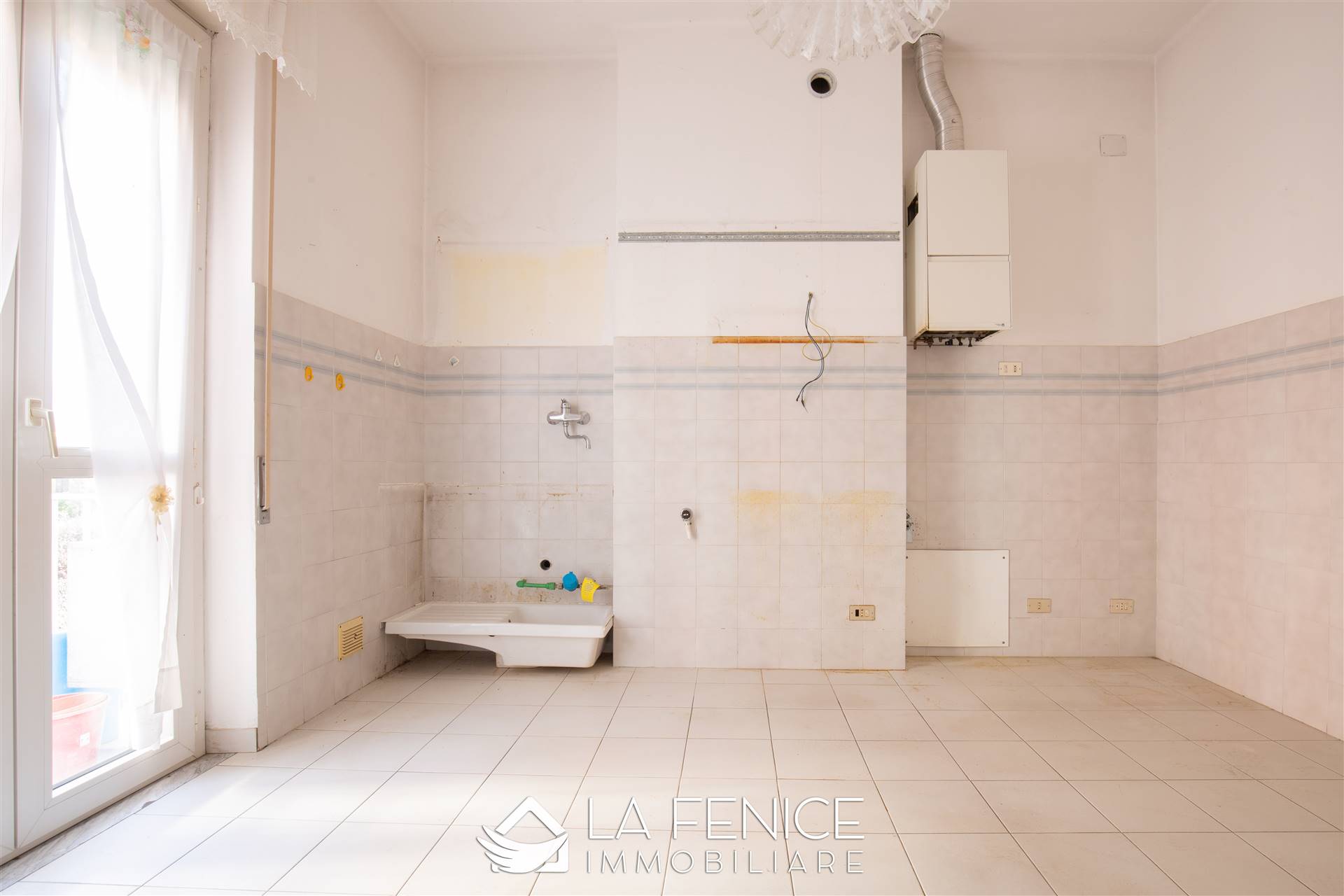 Appartamento a Sarzana con 4 locali di 96 m2 - Foto