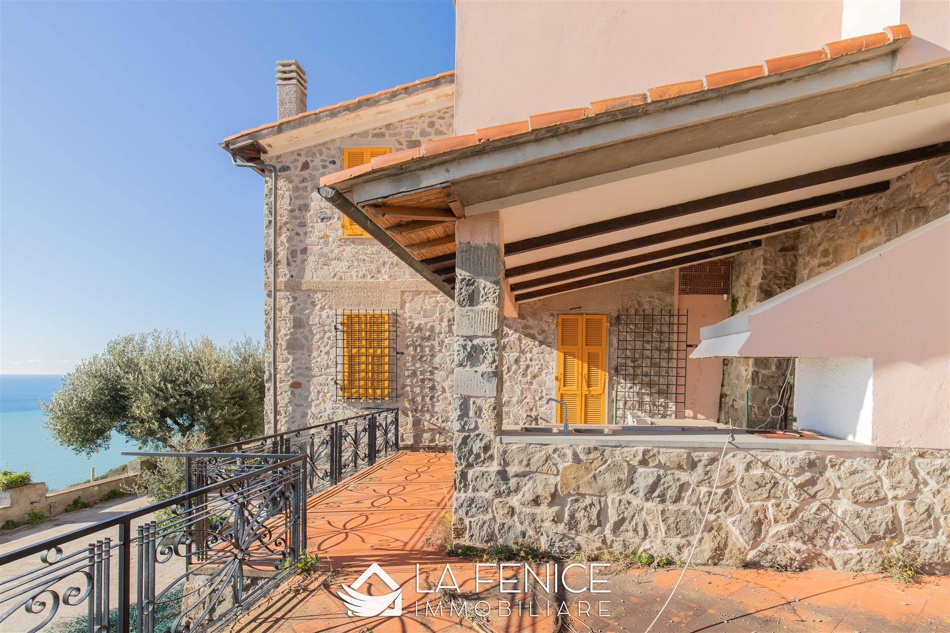 Villa a Vernazza con 5 locali di 227 m2 - Foto