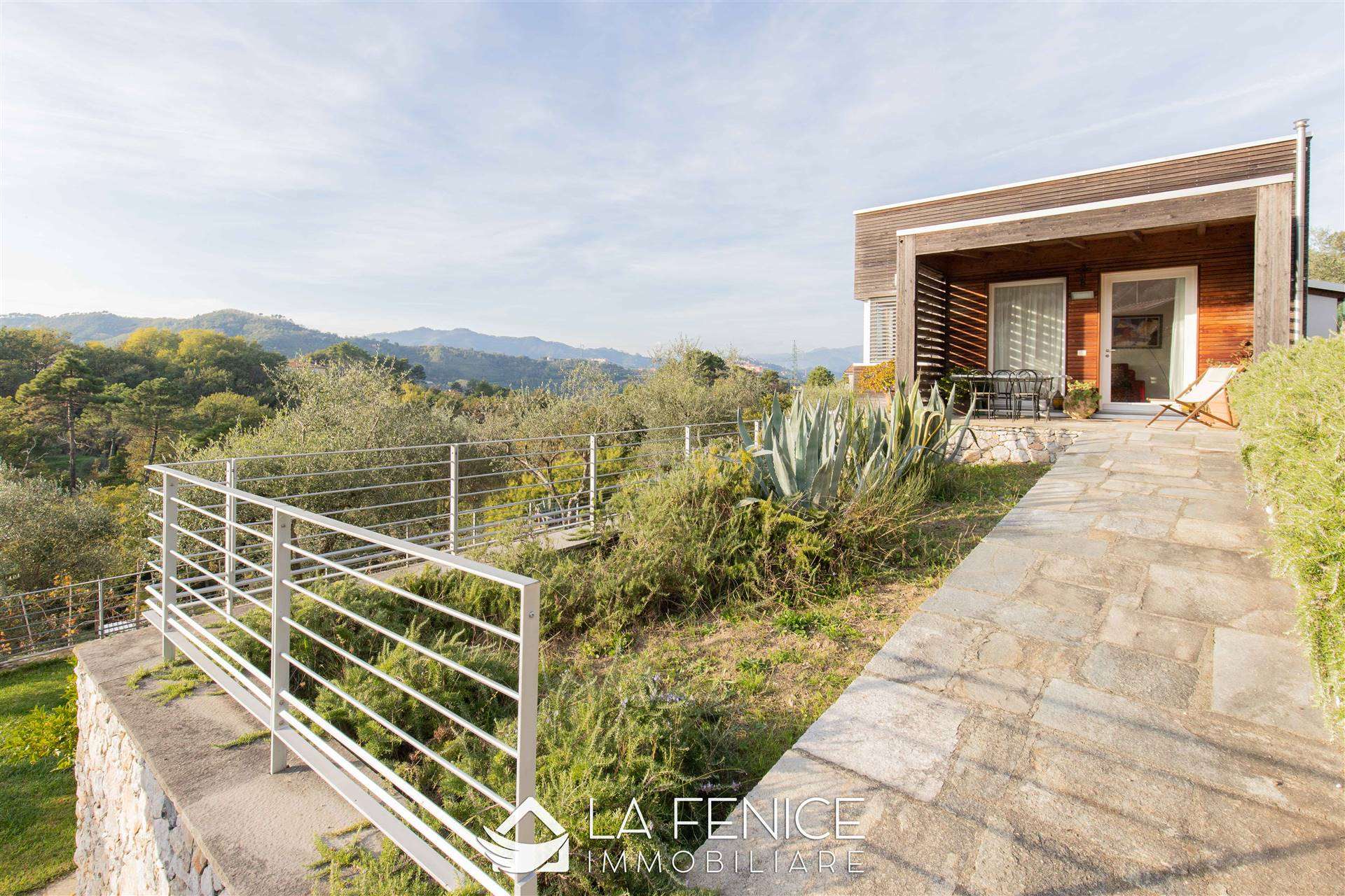 Villa a Vezzano ligure con 8 locali di 222 m2 - Foto
