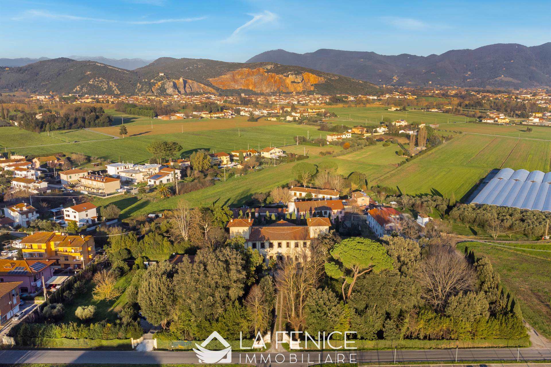 Villa a San giuliano terme con 25 locali di 1675 m2 - Foto Villa a San giuliano terme con 25 locali di 1675 m2 - Foto