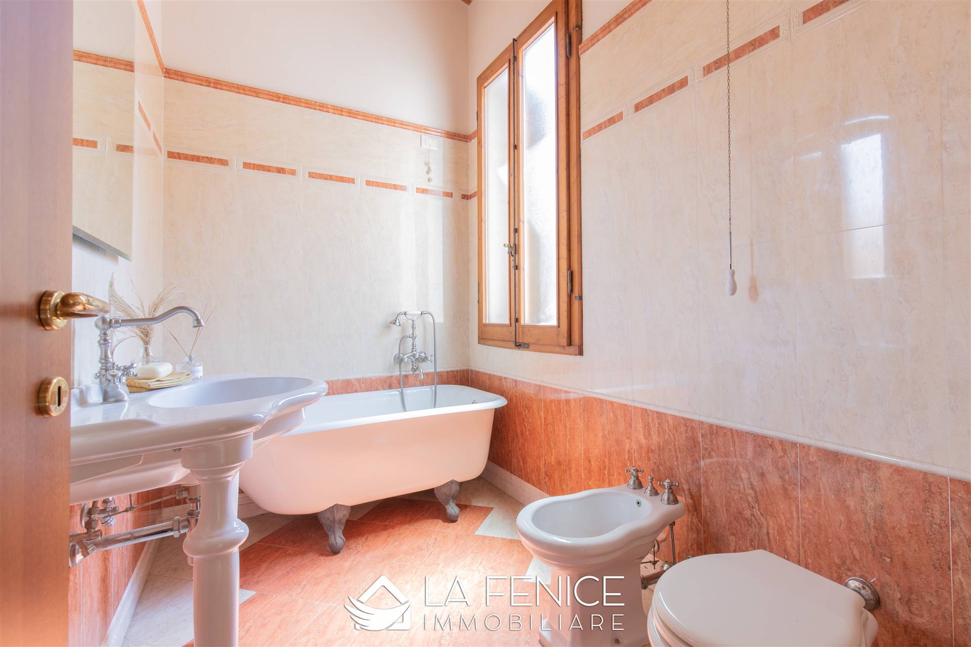 Appartamento a Prato con 5 locali di 118 m2 - Foto