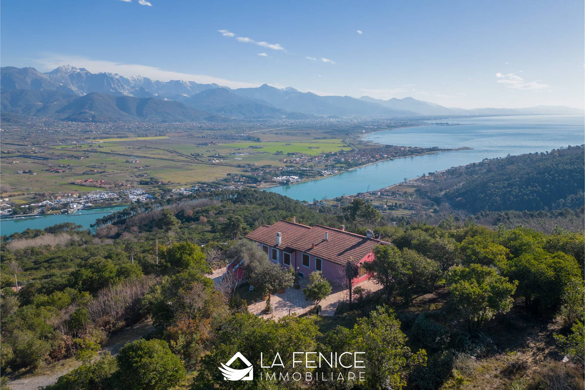 Villa a Ameglia con 16 locali di 312 m2 - Foto