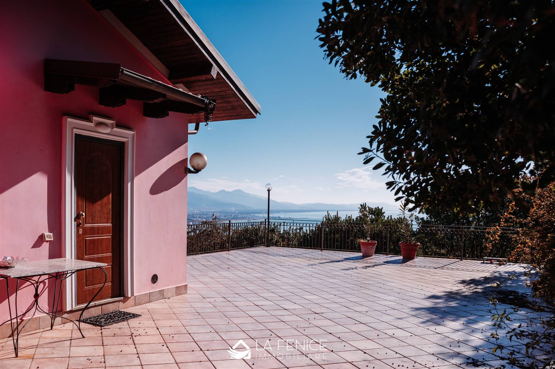 Villa a Ameglia con 16 locali di 312 m2 - Foto