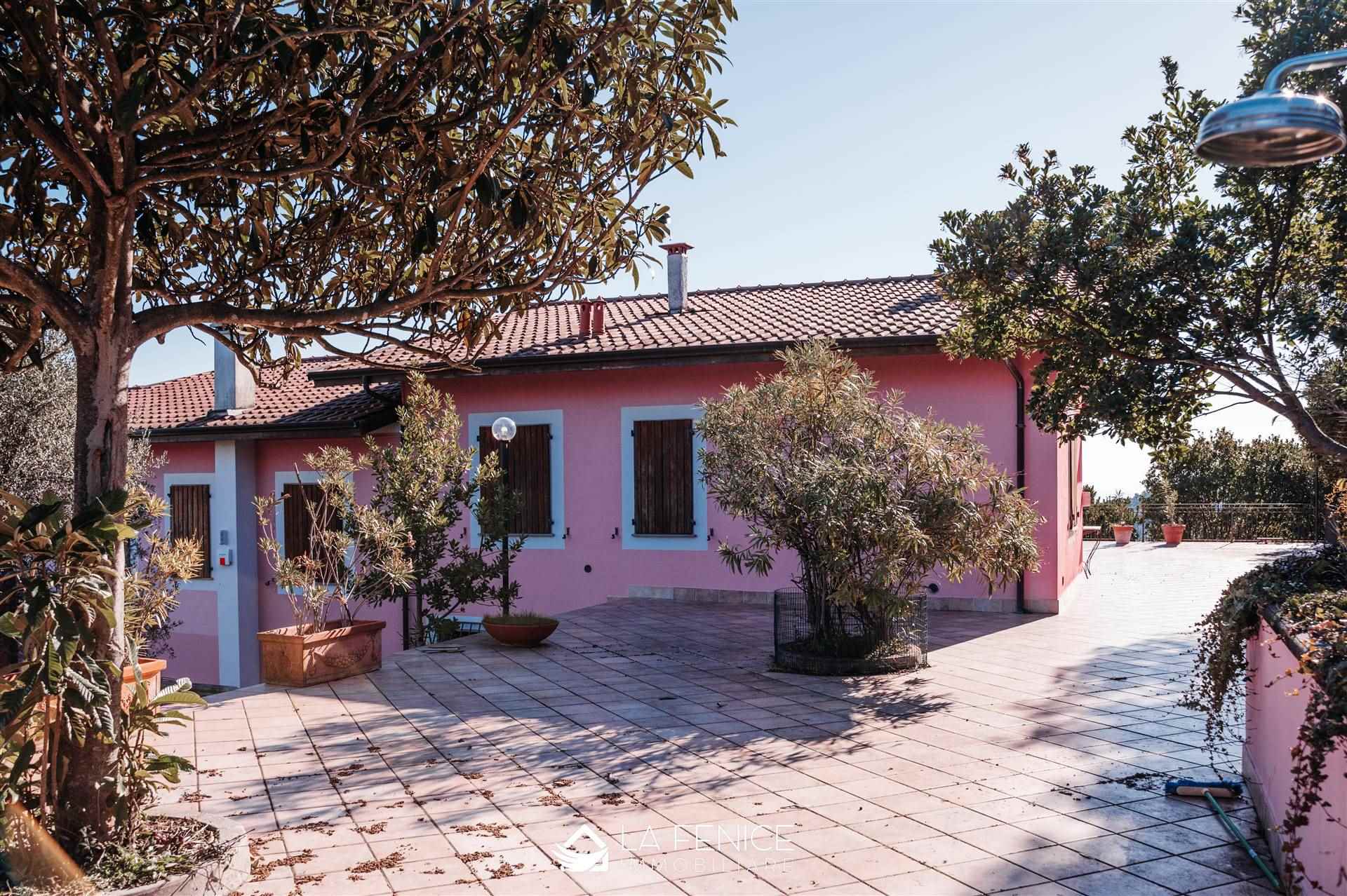 Villa a Ameglia con 16 locali di 312 m2 - Foto