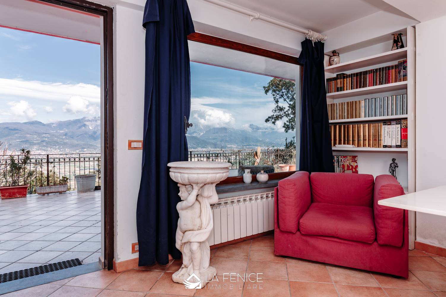 Villa a Ameglia con 16 locali di 312 m2 - Foto