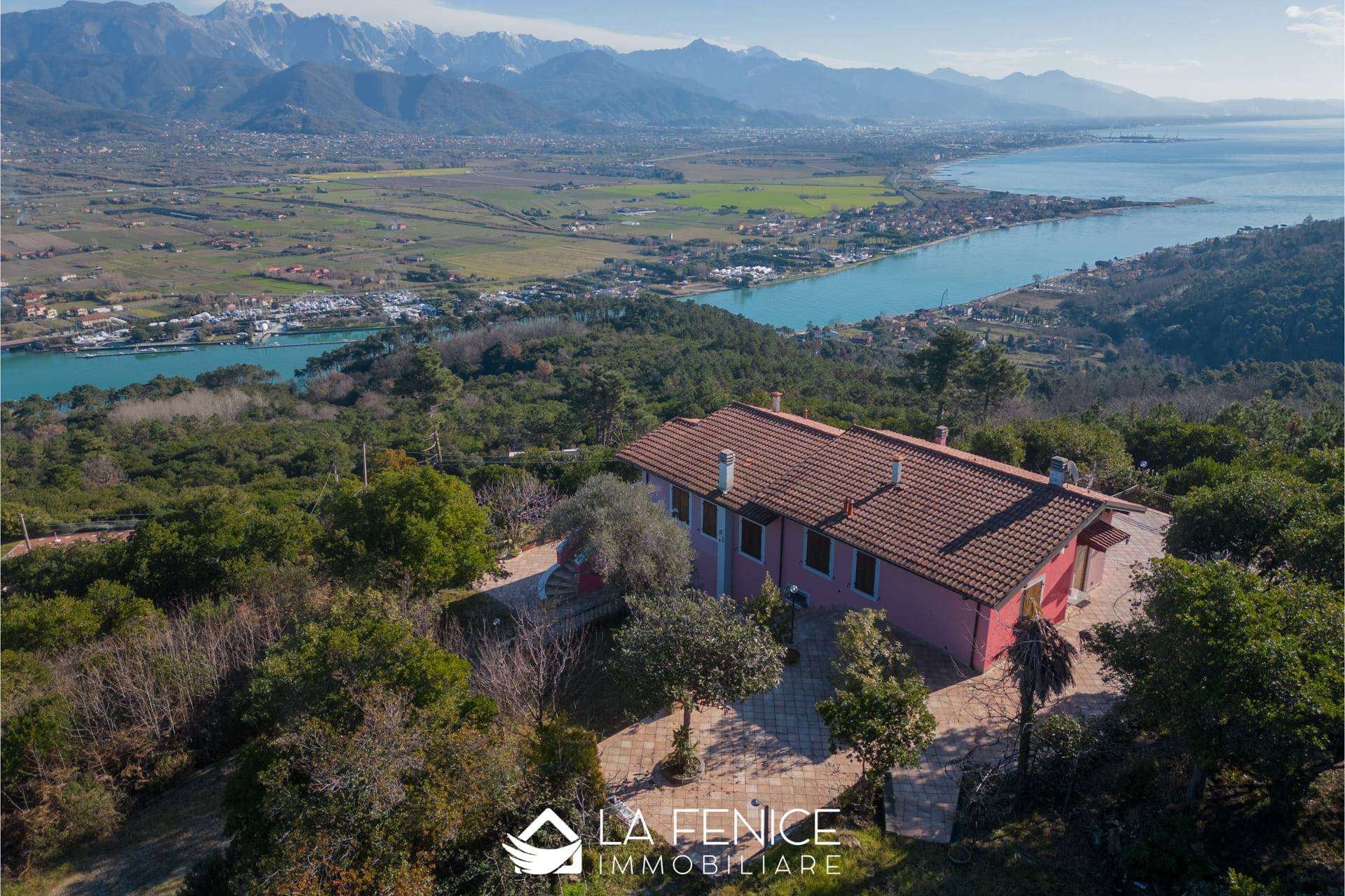 Villa a Ameglia con 16 locali di 312 m2 - Foto