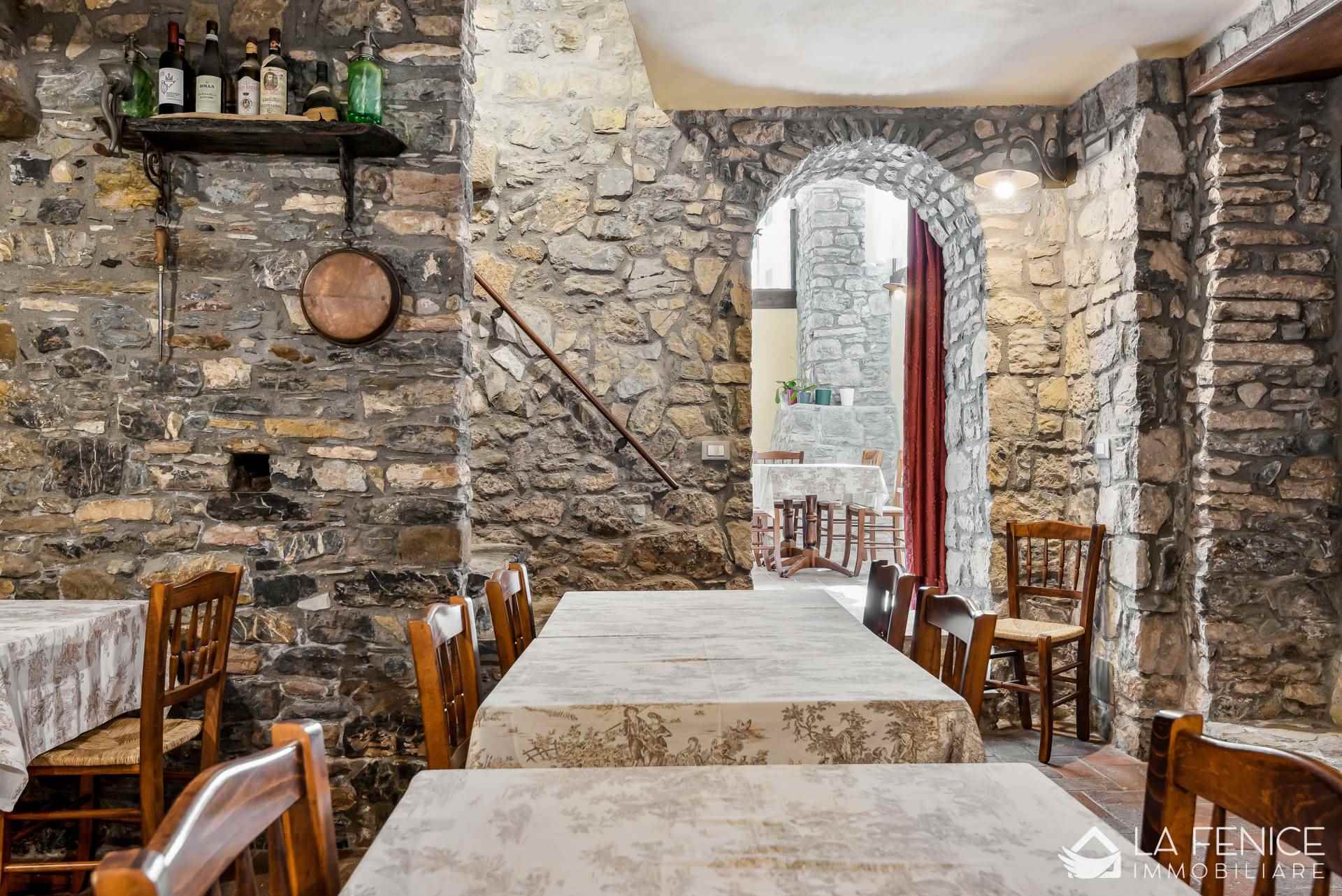 Villa a Beverino con 17 locali di 485 m2 - SALA RISTORANTE