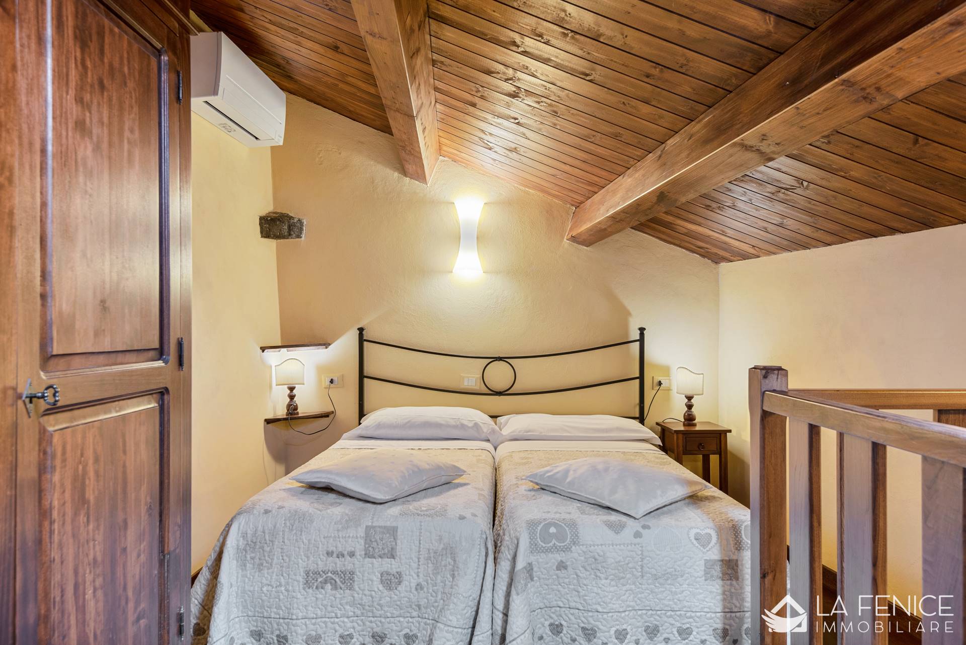 Villa a Beverino con 17 locali di 485 m2 - CAMERA 1