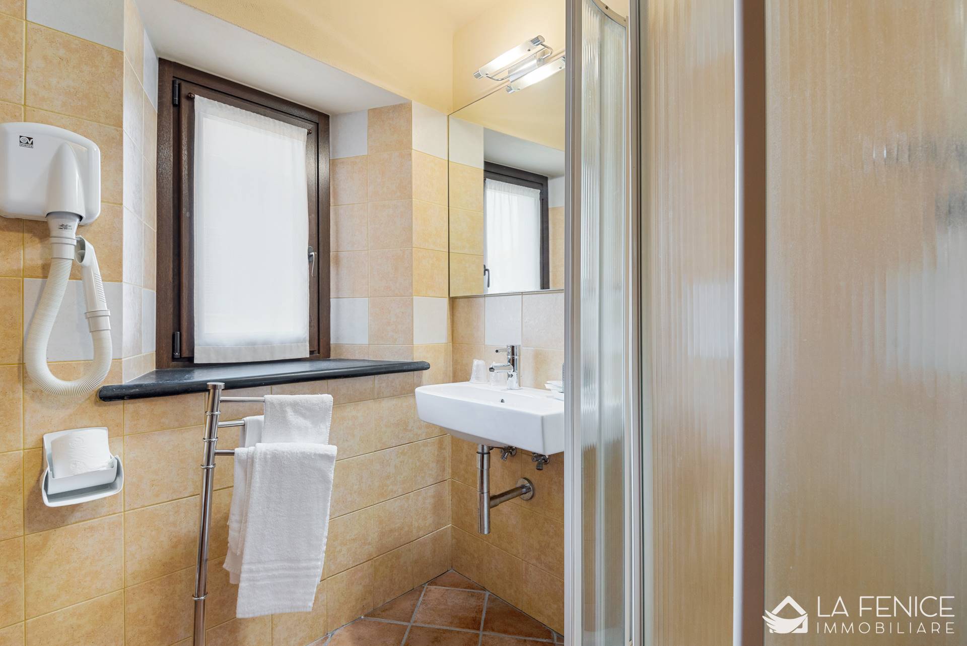 Villa a Beverino con 17 locali di 485 m2 - BAGNO 1