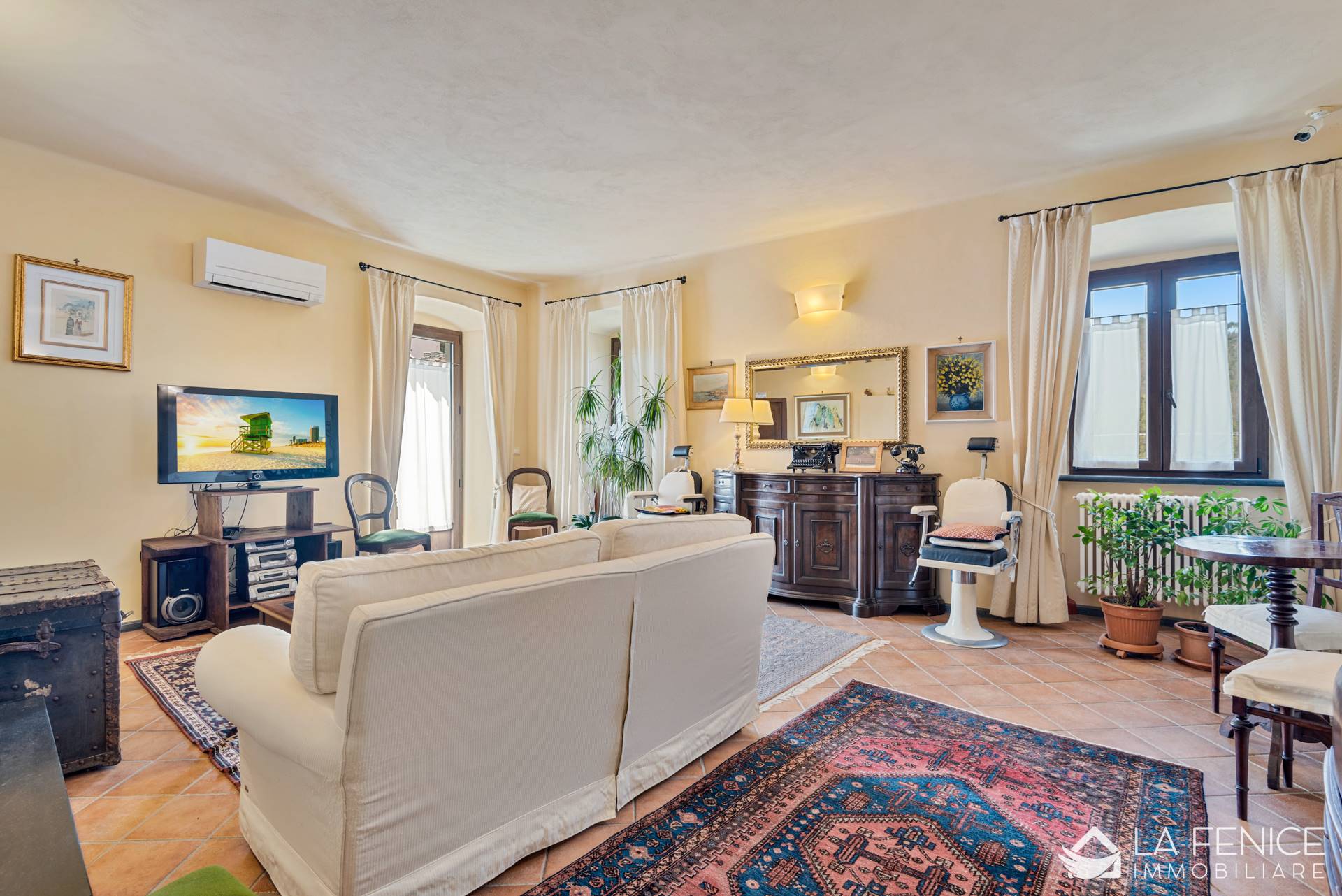 Villa a Beverino con 17 locali di 485 m2 - SOGGIORNO