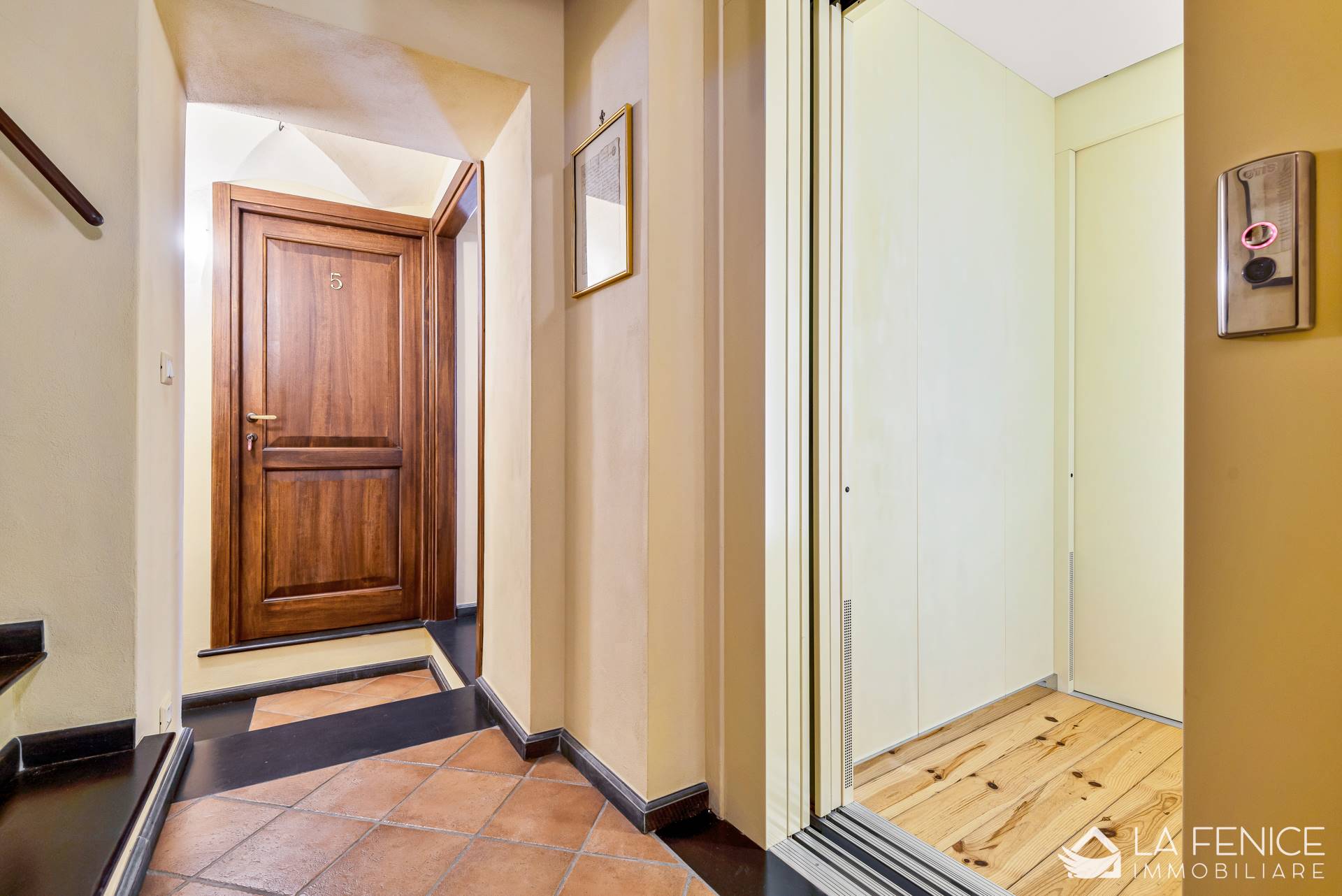 Villa a Beverino con 17 locali di 485 m2 - ASCENSORE