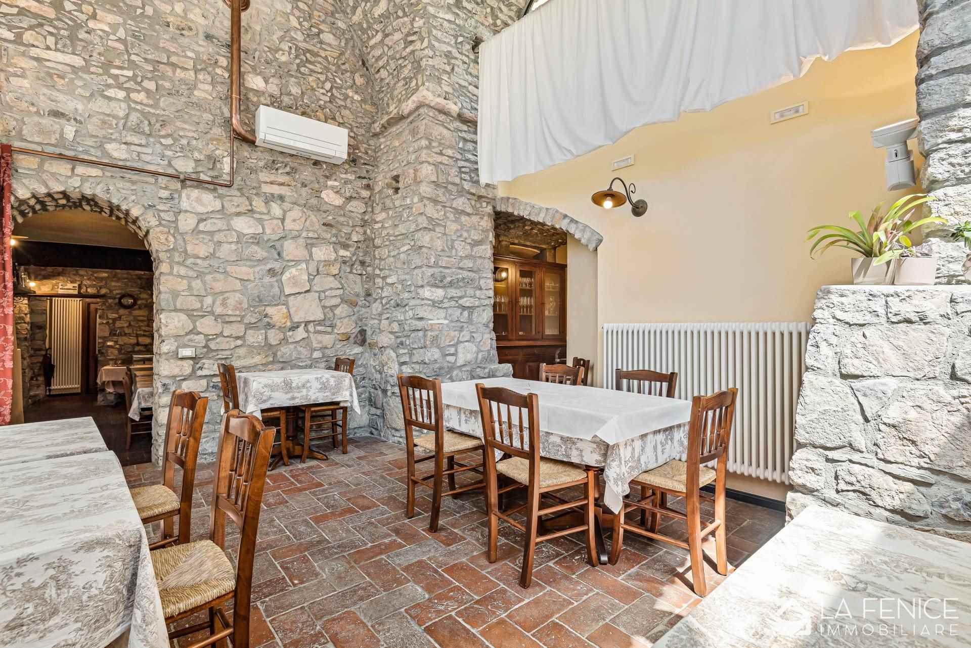 Villa a Beverino con 17 locali di 485 m2 - SALA RISTORANTE