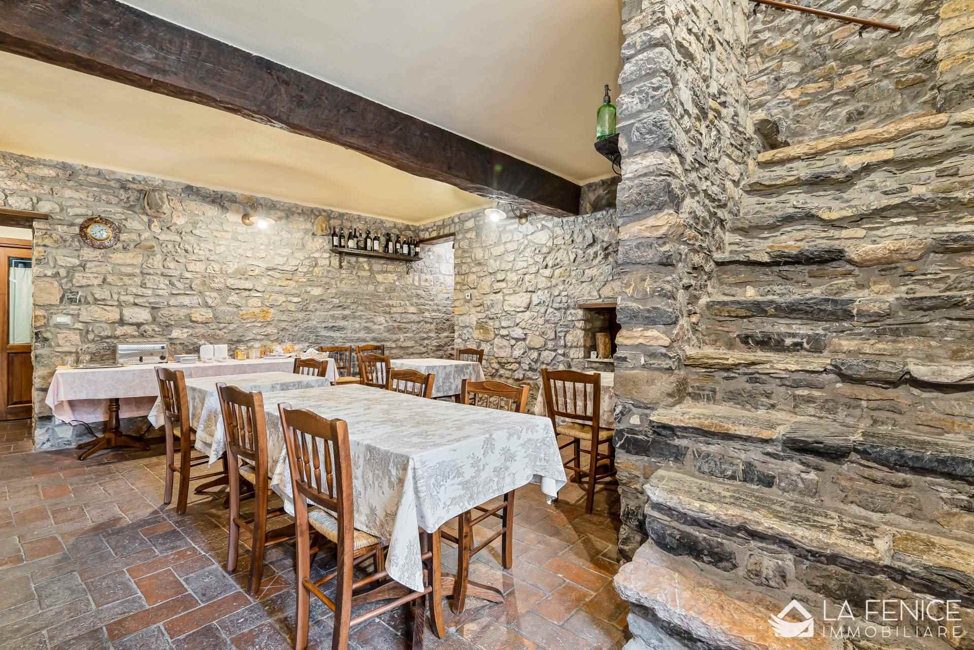 Villa a Beverino con 17 locali di 485 m2 - SALA RISTORANTE