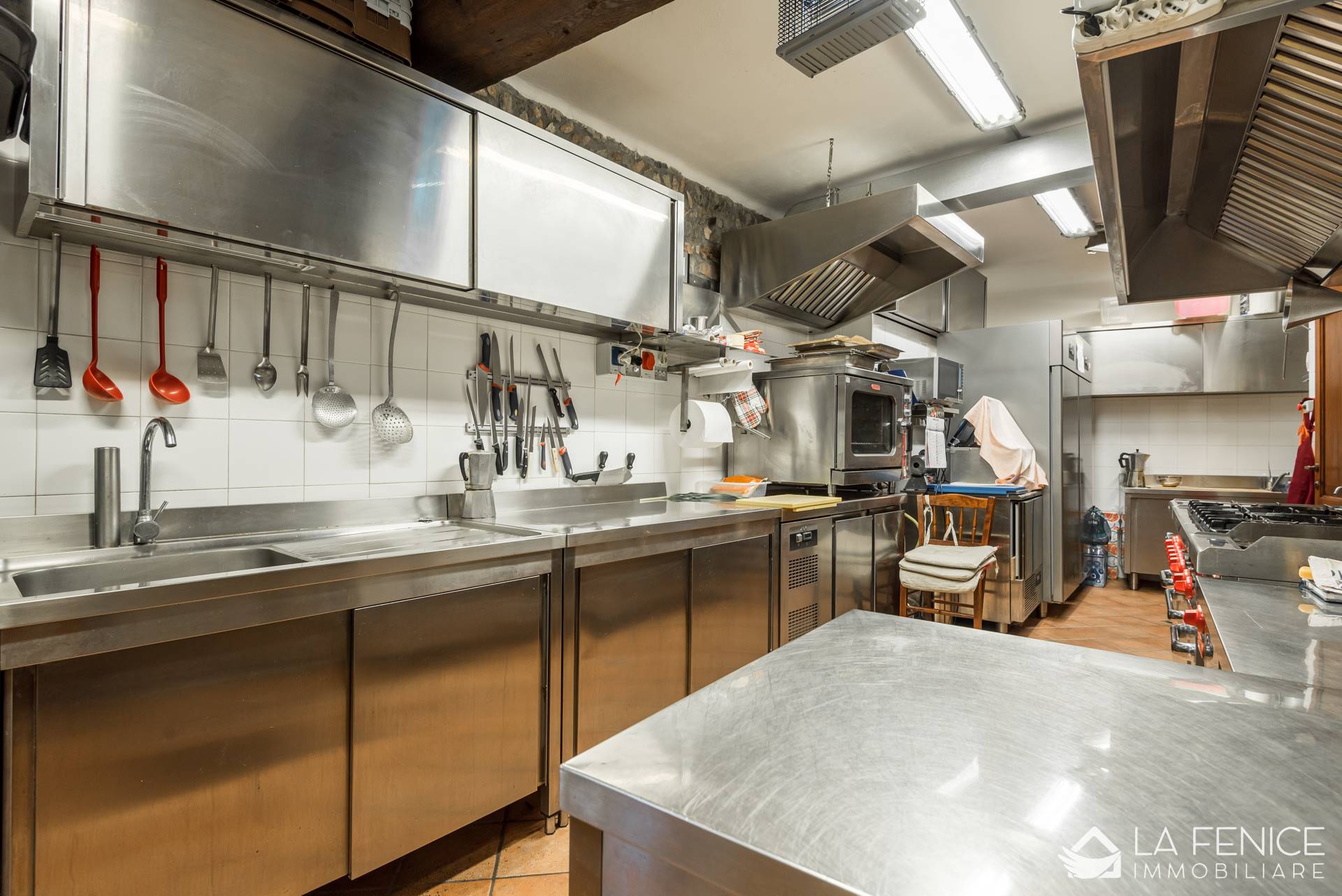 Villa a Beverino con 17 locali di 485 m2 - CUCINA