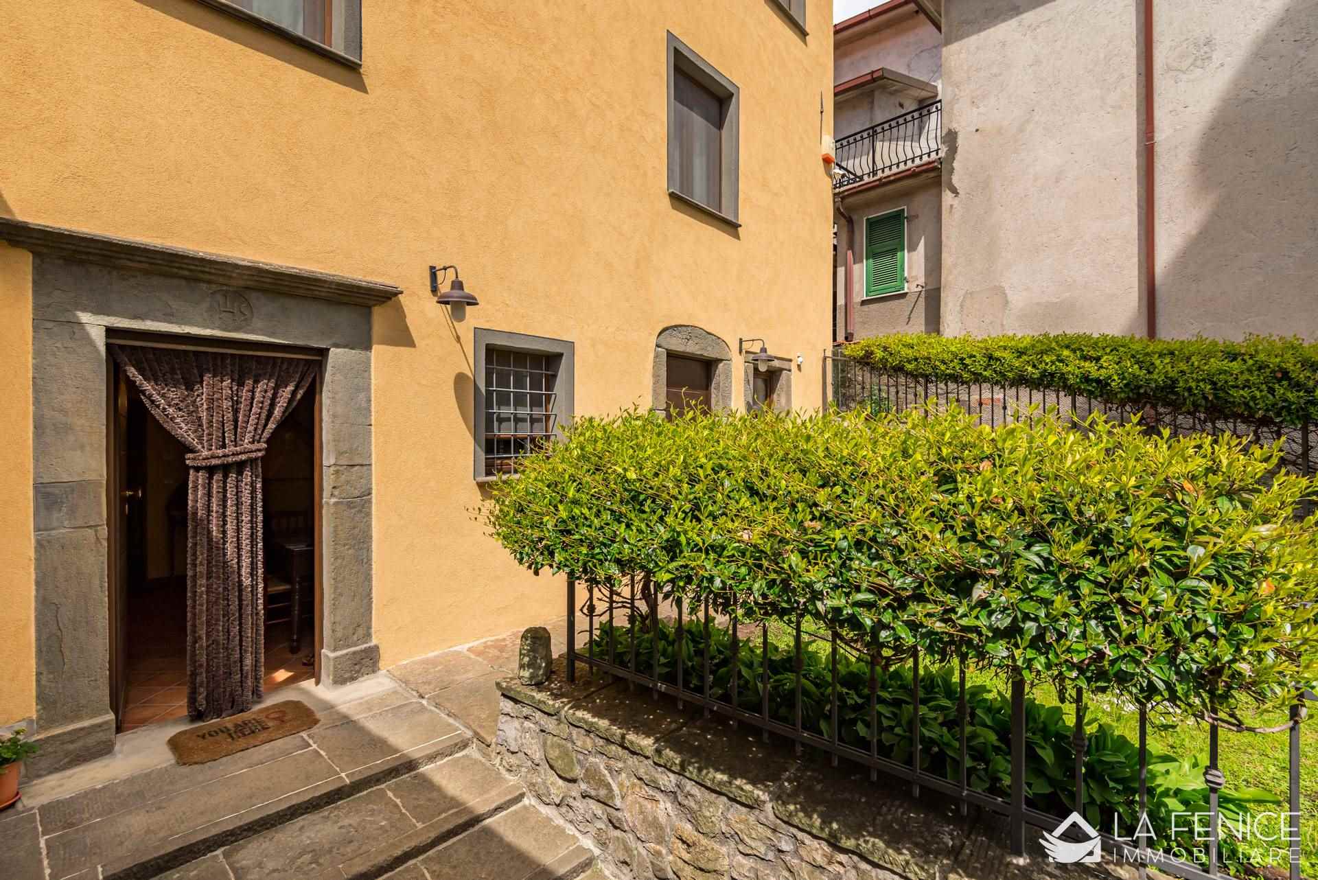 Villa a Beverino con 17 locali di 485 m2 - ESTERNO