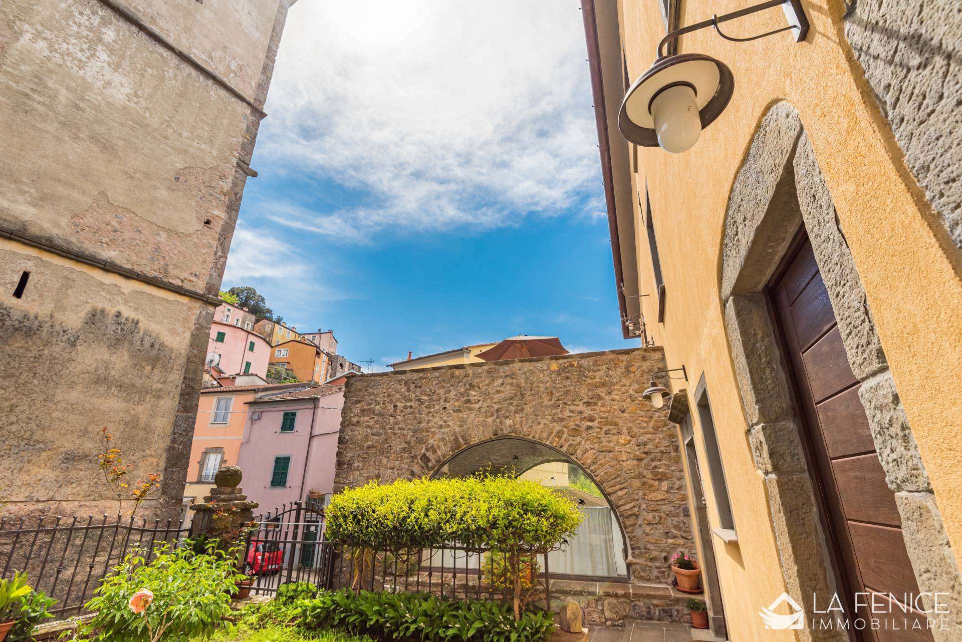 Villa a Beverino con 17 locali di 485 m2 - ESTERNO