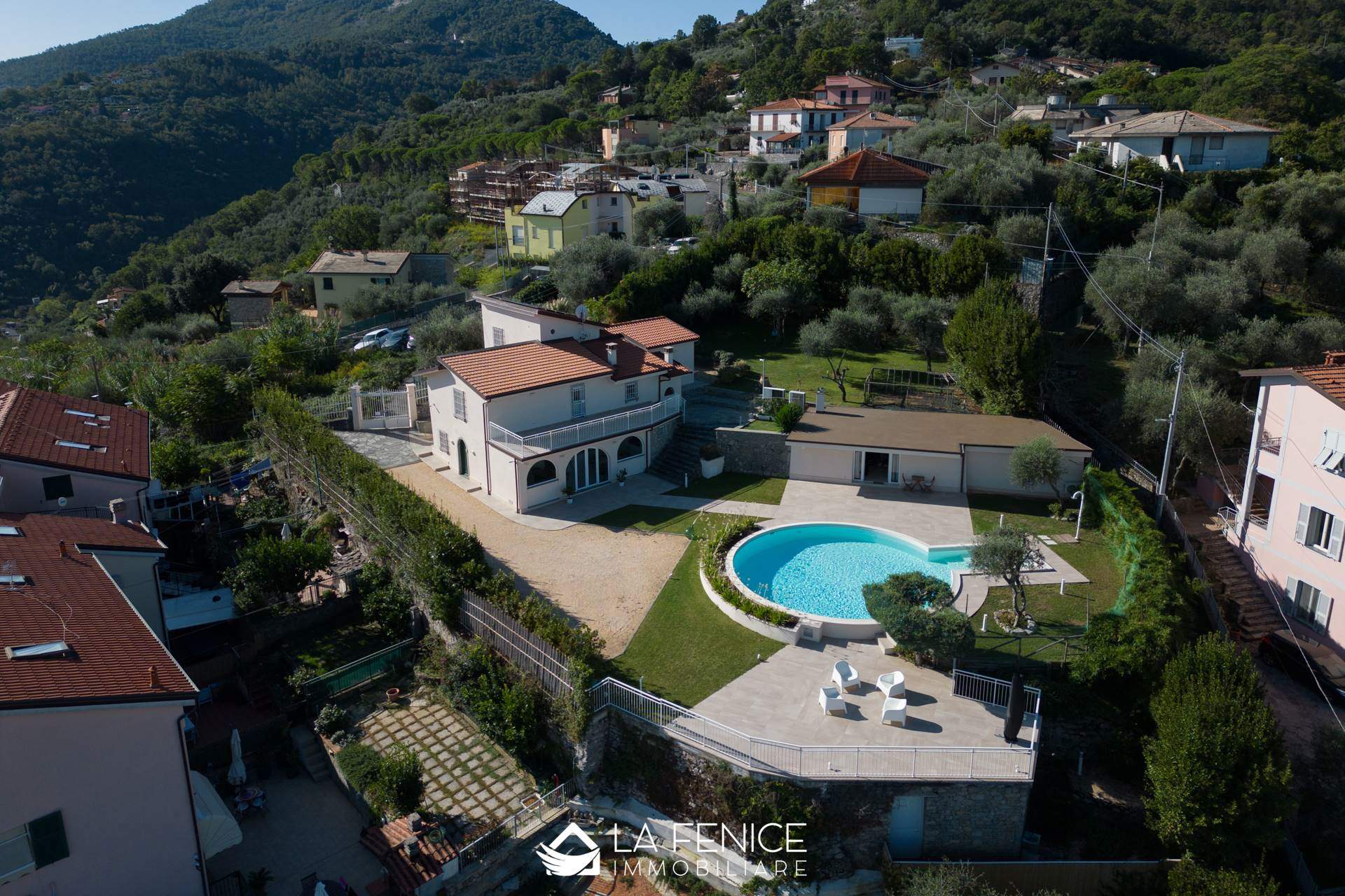 Villa a La spezia con 7 locali di 149 m2 - Foto