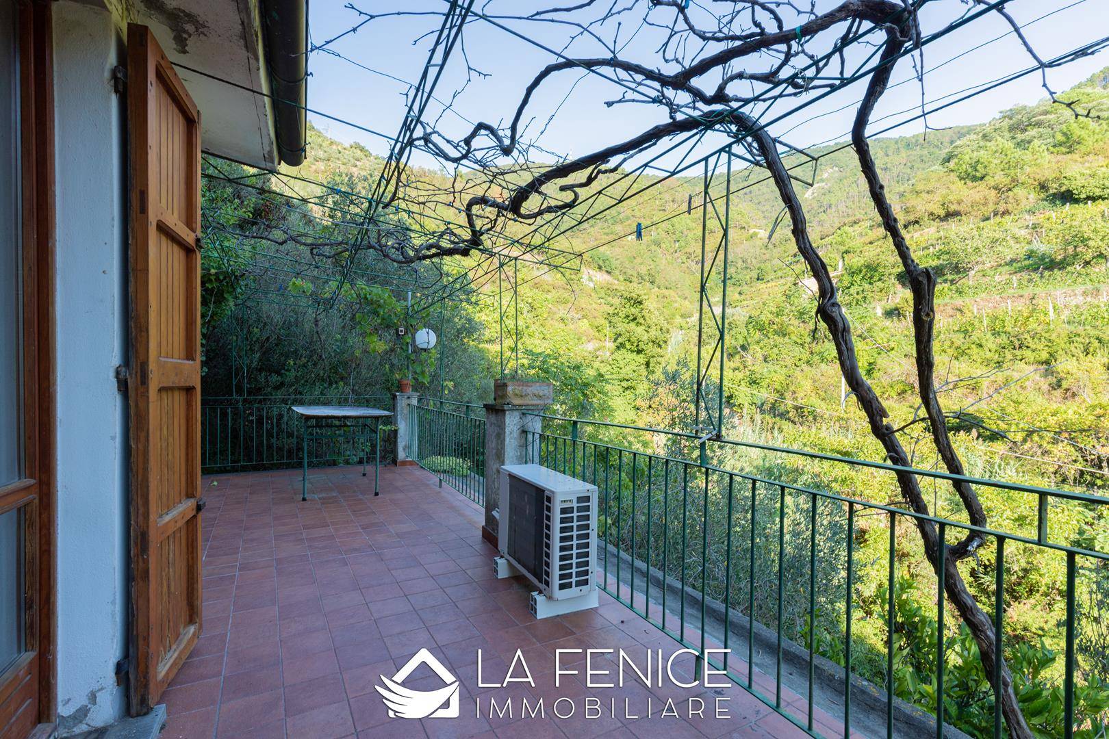 Rustico casale a Riomaggiore con 4 locali di 70 m2 - TERRAZZA