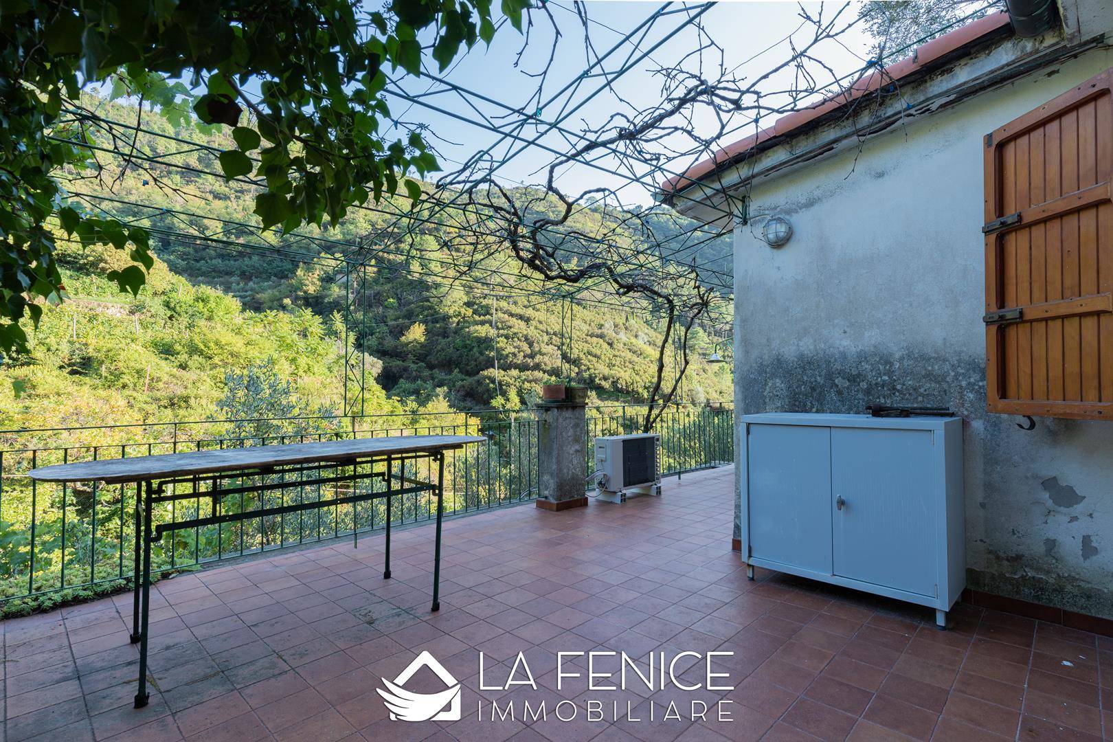 Rustico casale a Riomaggiore con 4 locali di 70 m2 - TERRAZZA