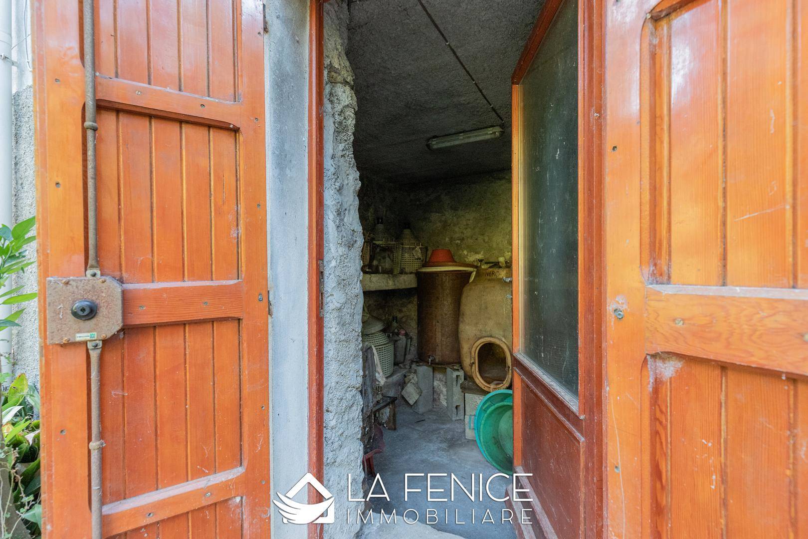 Rustico casale a Riomaggiore con 4 locali di 70 m2 - CANTINA