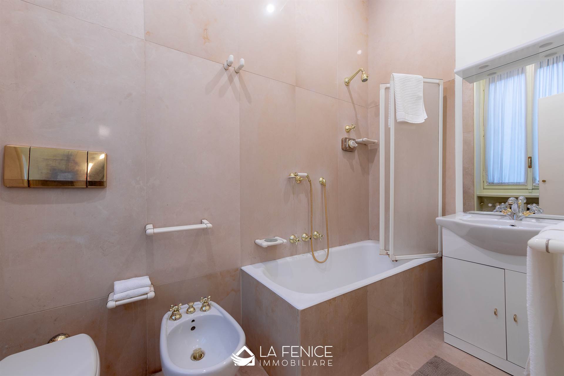 Appartamento a Torino con 6 locali di 130 m2 - Foto