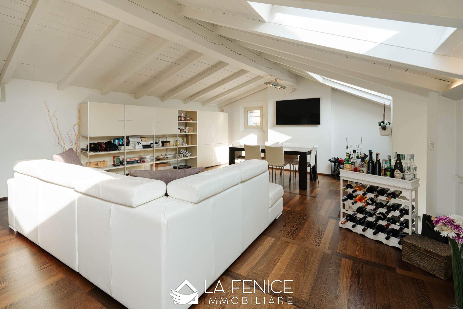 Mansarda a Piacenza con 6 locali di 109 m2 - Foto