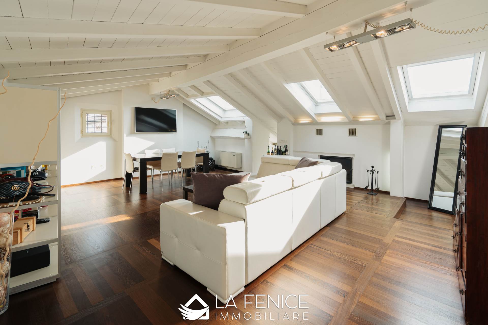 Mansarda a Piacenza con 6 locali di 109 m2 - Foto