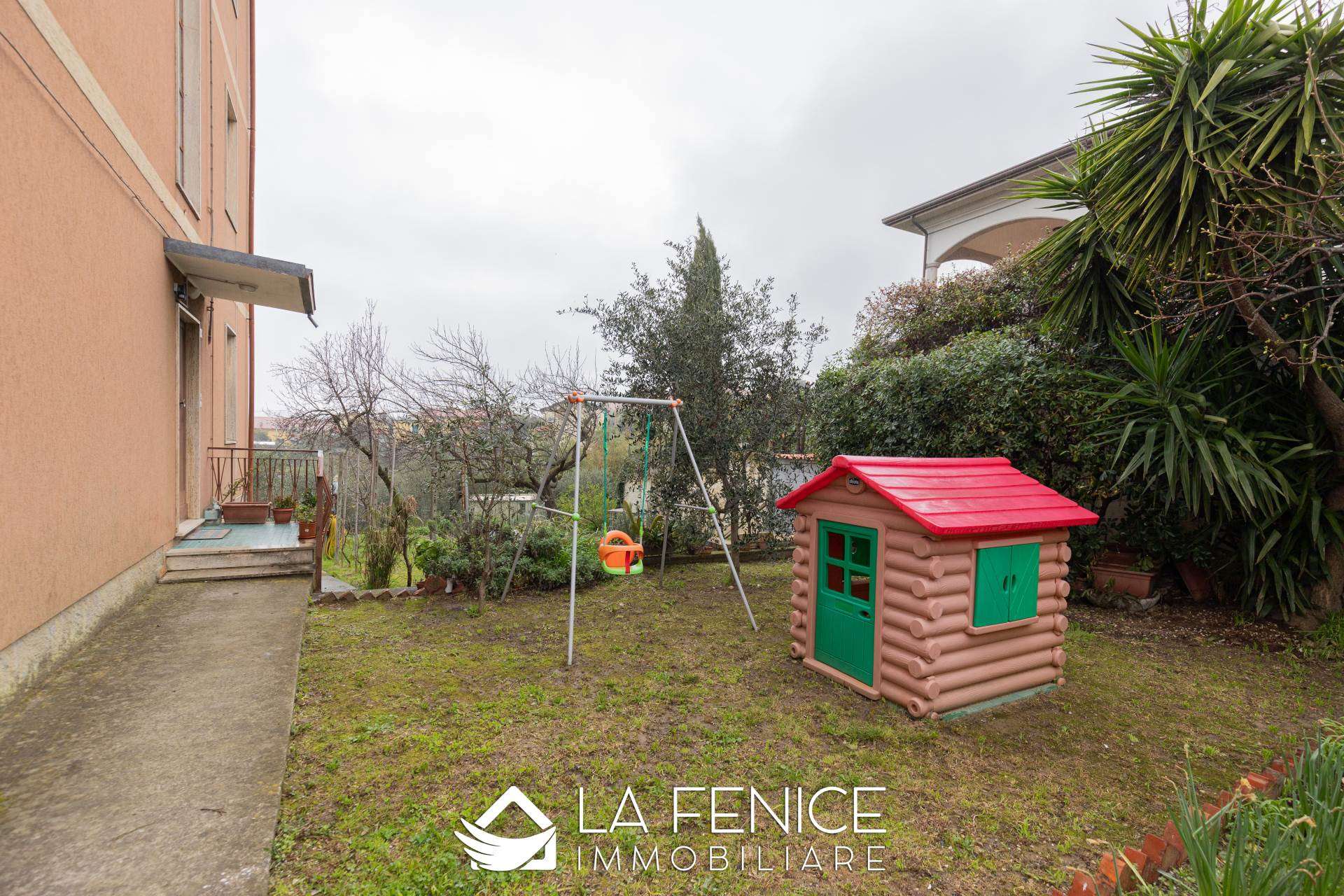 Appartamento a Santo stefano di magra con 6 locali di 119 m2 - Foto