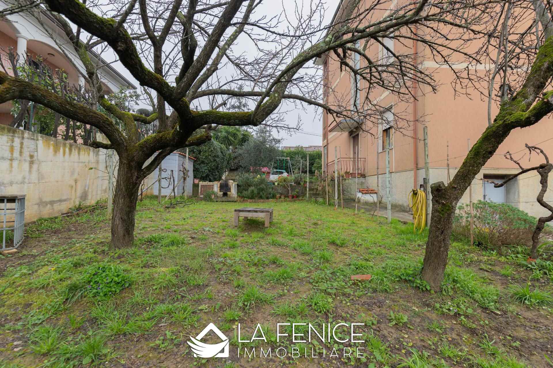Appartamento a Santo stefano di magra con 6 locali di 119 m2 - Foto