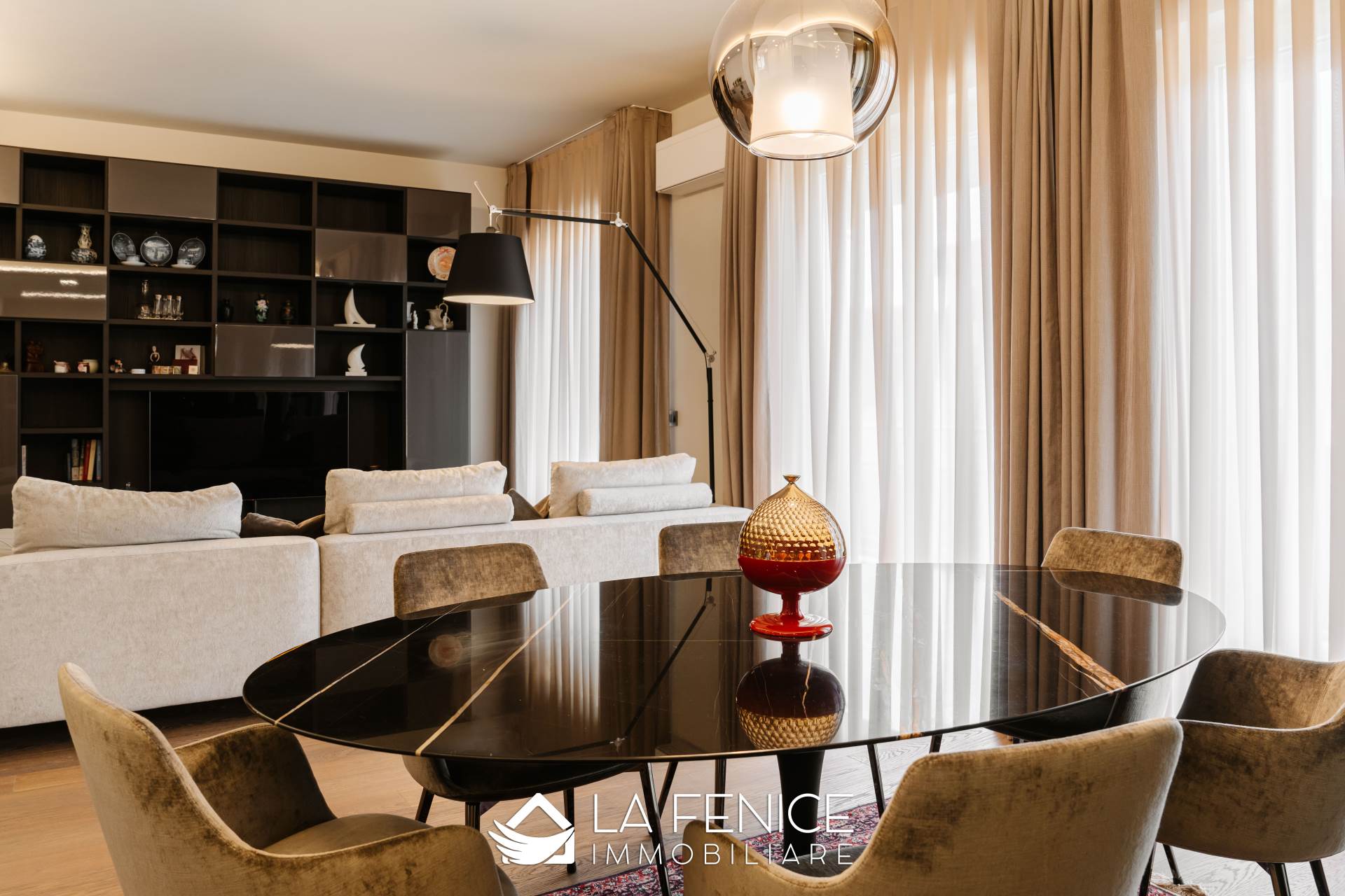 Appartamento a Carrara con 5 locali di 163 m2 - Foto