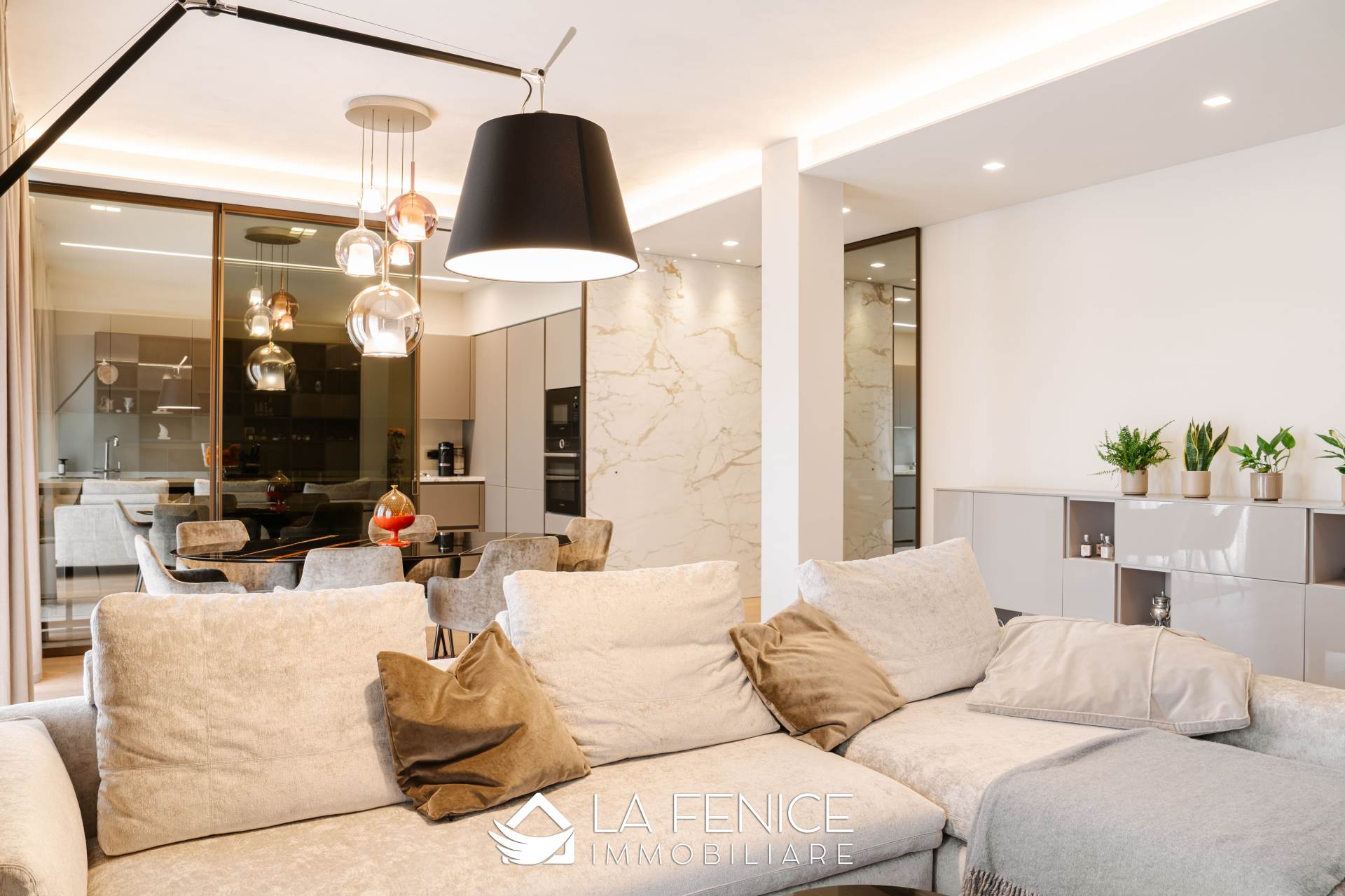 Appartamento a Carrara con 5 locali di 163 m2 - Foto