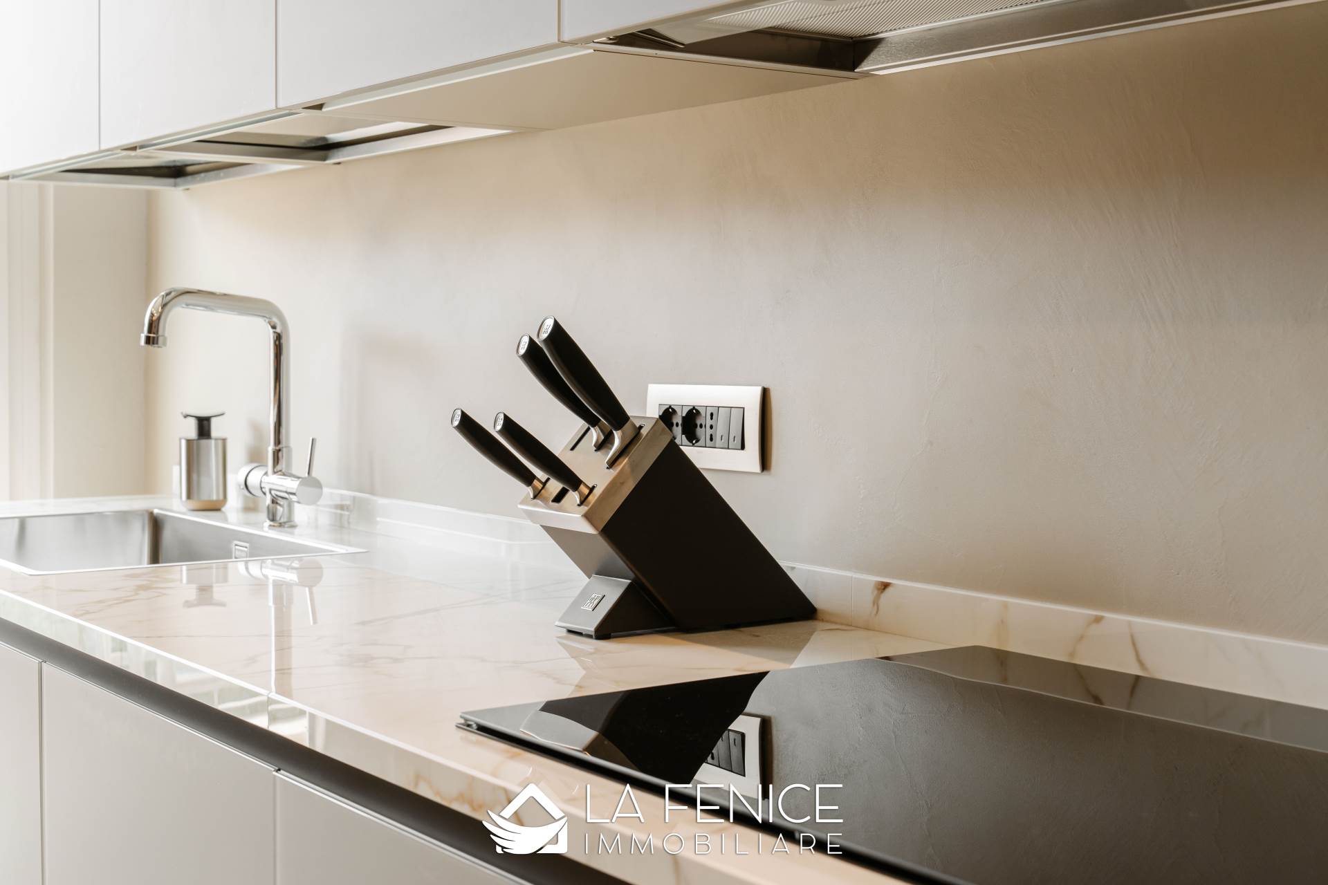 Appartamento a Carrara con 5 locali di 163 m2 - Foto