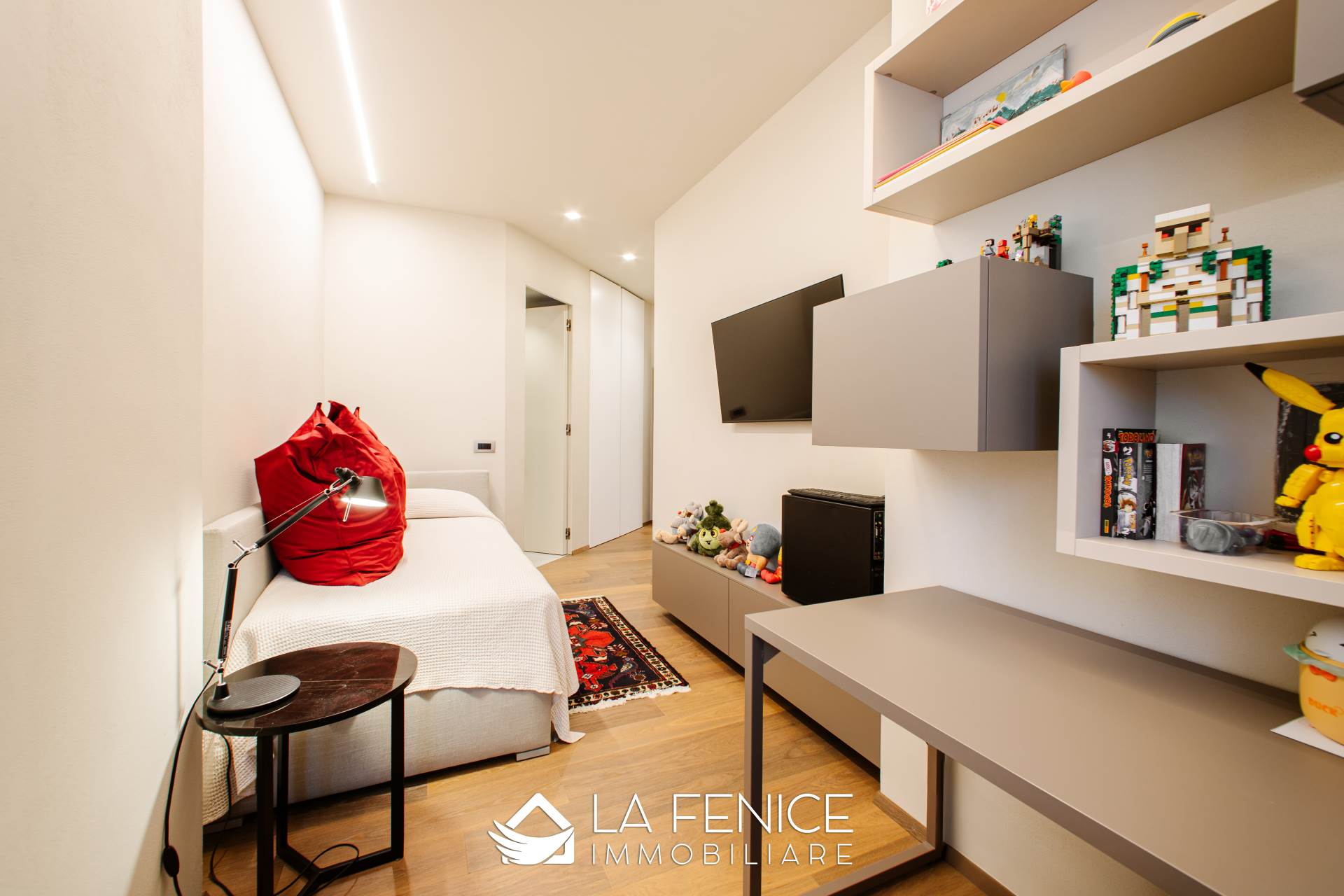 Appartamento a Carrara con 5 locali di 163 m2 - Foto