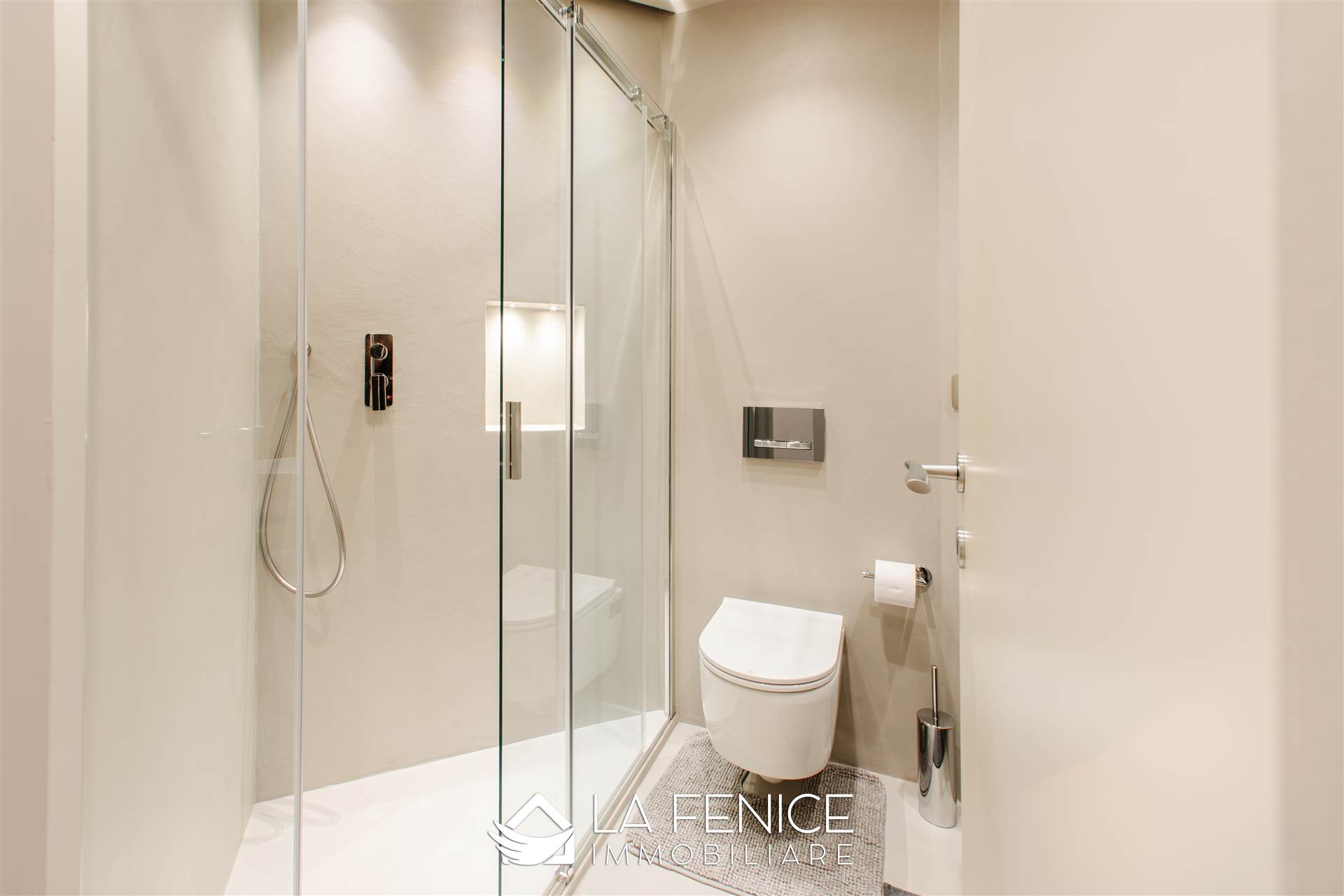 Appartamento a Carrara con 5 locali di 163 m2 - Foto