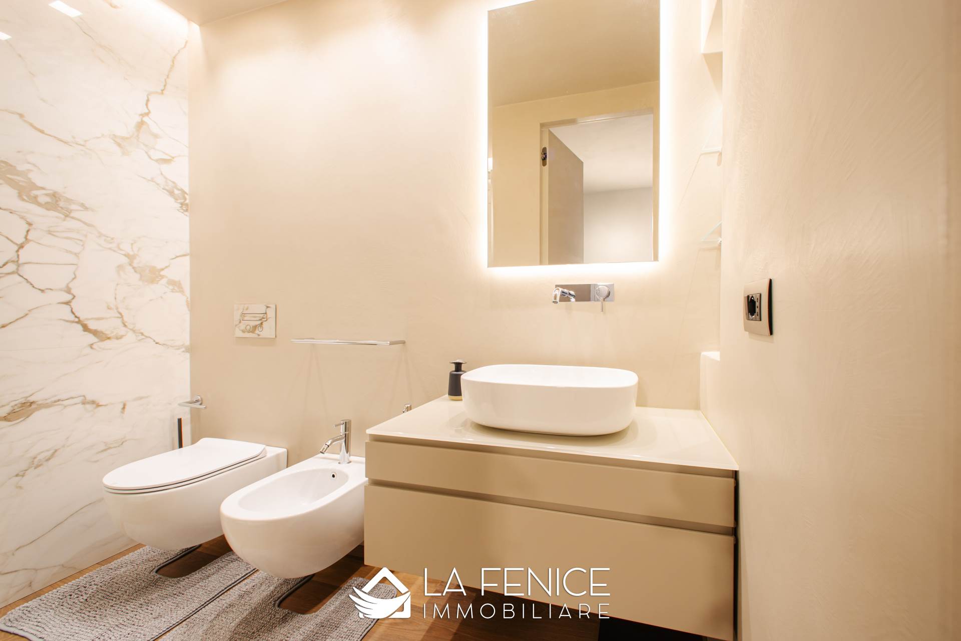 Appartamento a Carrara con 5 locali di 163 m2 - Foto